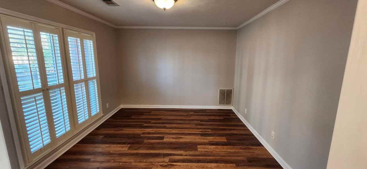 6906 Treetop Ln - Photo 3 of 26