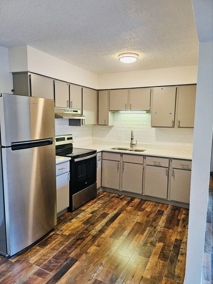 247 North Chicago Ave - Photo 3 of 6