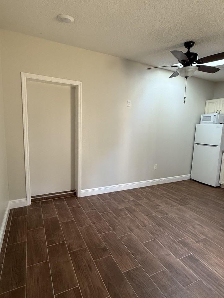 899 Rich Drive # 3 - Photo 3 of 10