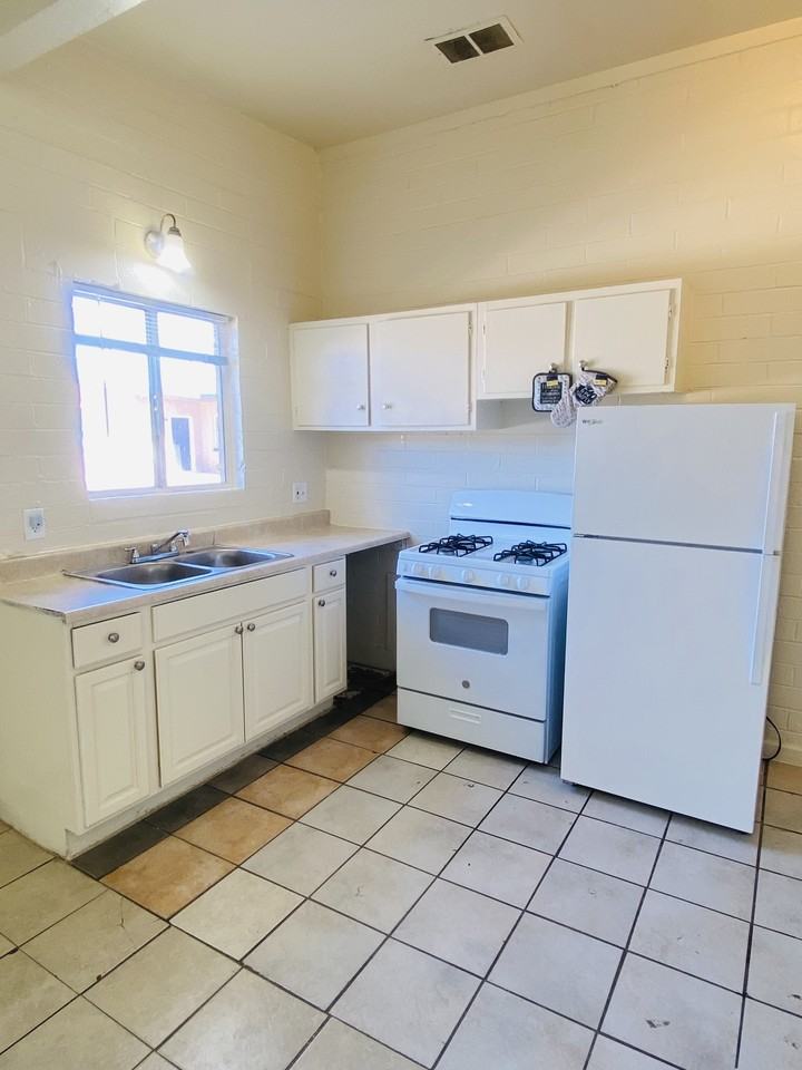 PM528 - 240 West Sahuaro Street - Photo 2 of 29