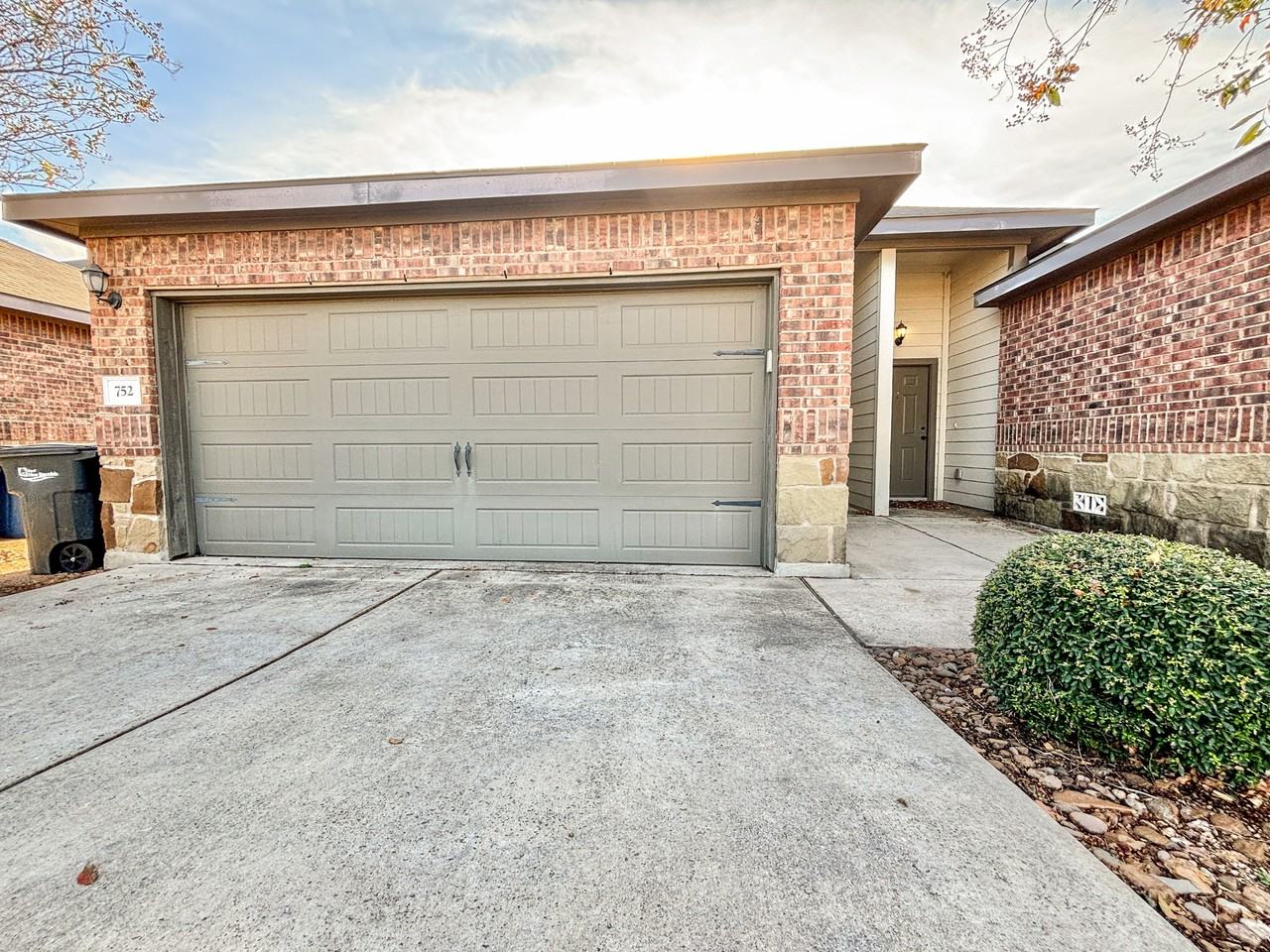 752 Saengerhalle Road (2) - Photo 2 of 17