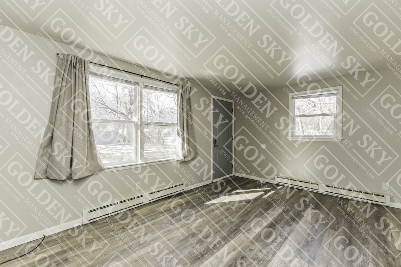 709 South Hutchinson Avenue - Photo 2 of 8
