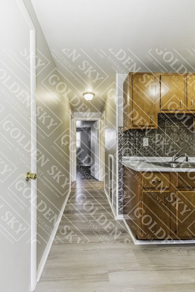709 South Hutchinson Avenue - Photo 3 of 8