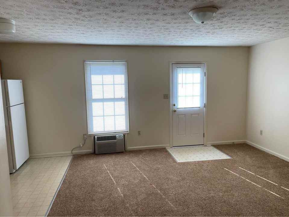 201 Aqueduct Drive - Photo 2 of 7