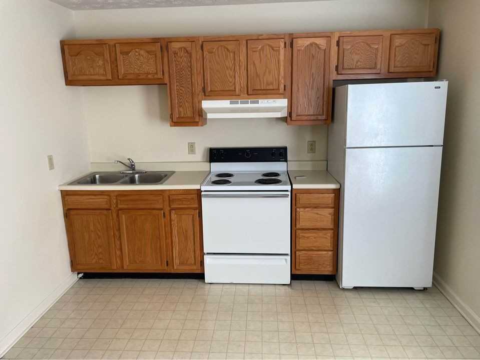 201 Aqueduct Drive - Photo 3 of 7