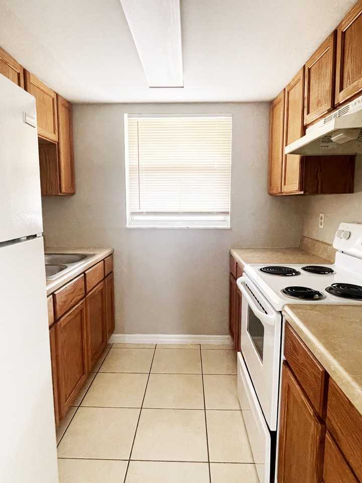 11410 Char Ann Drive - Photo 6 of 12