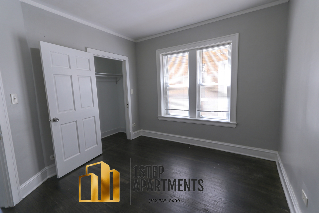 1400 N Harding Ave - Photo 3 of 7