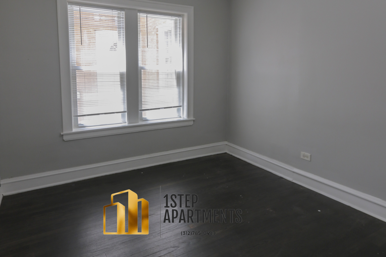 1400 N Harding Ave - Photo 4 of 7