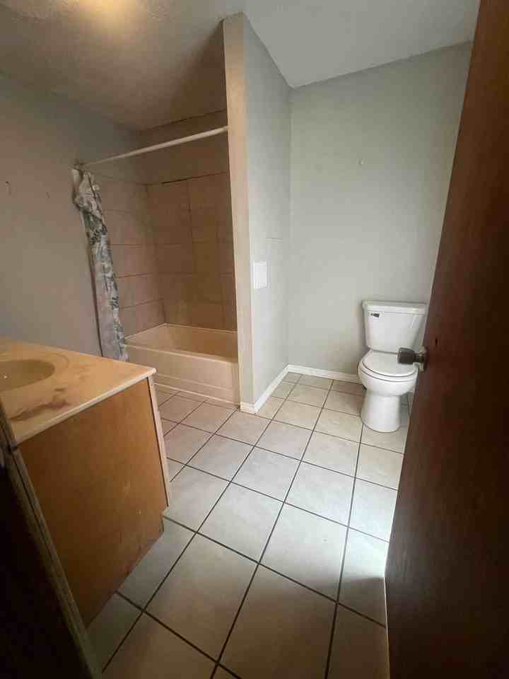 81 McKinley Avenue South - Photo 6 of 22