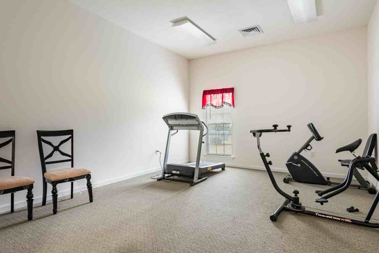 Kings Square II - Photo 6 of 11