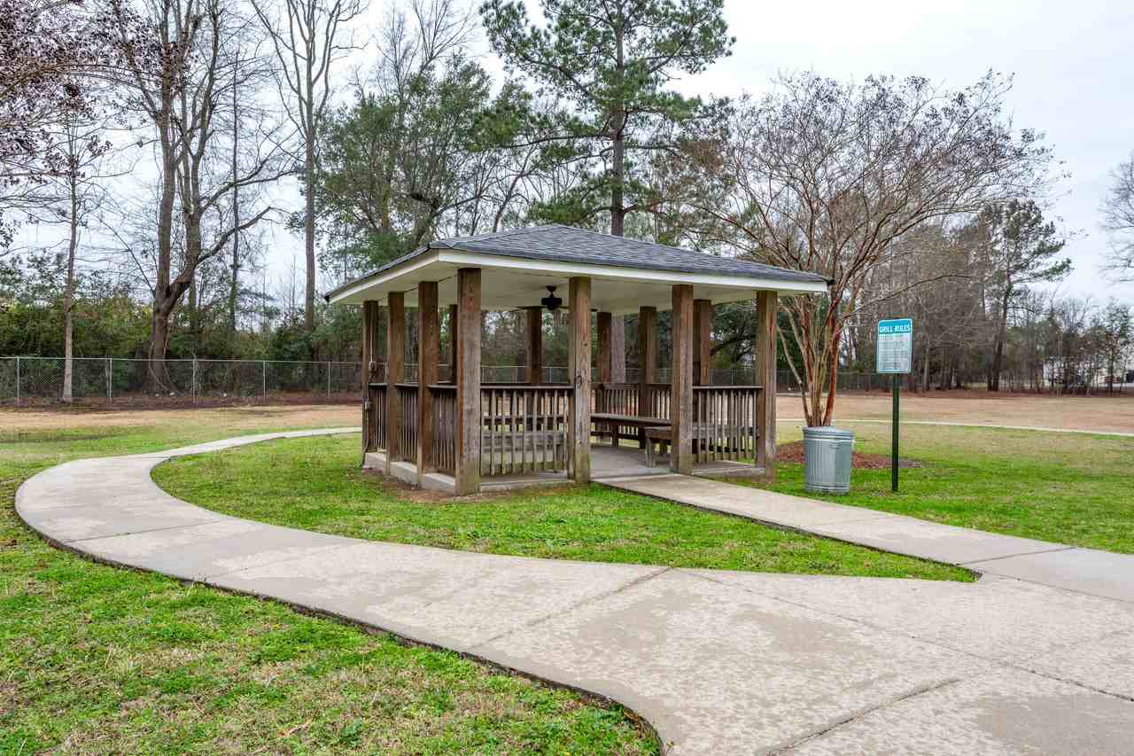 Kings Square II - Photo 3 of 11