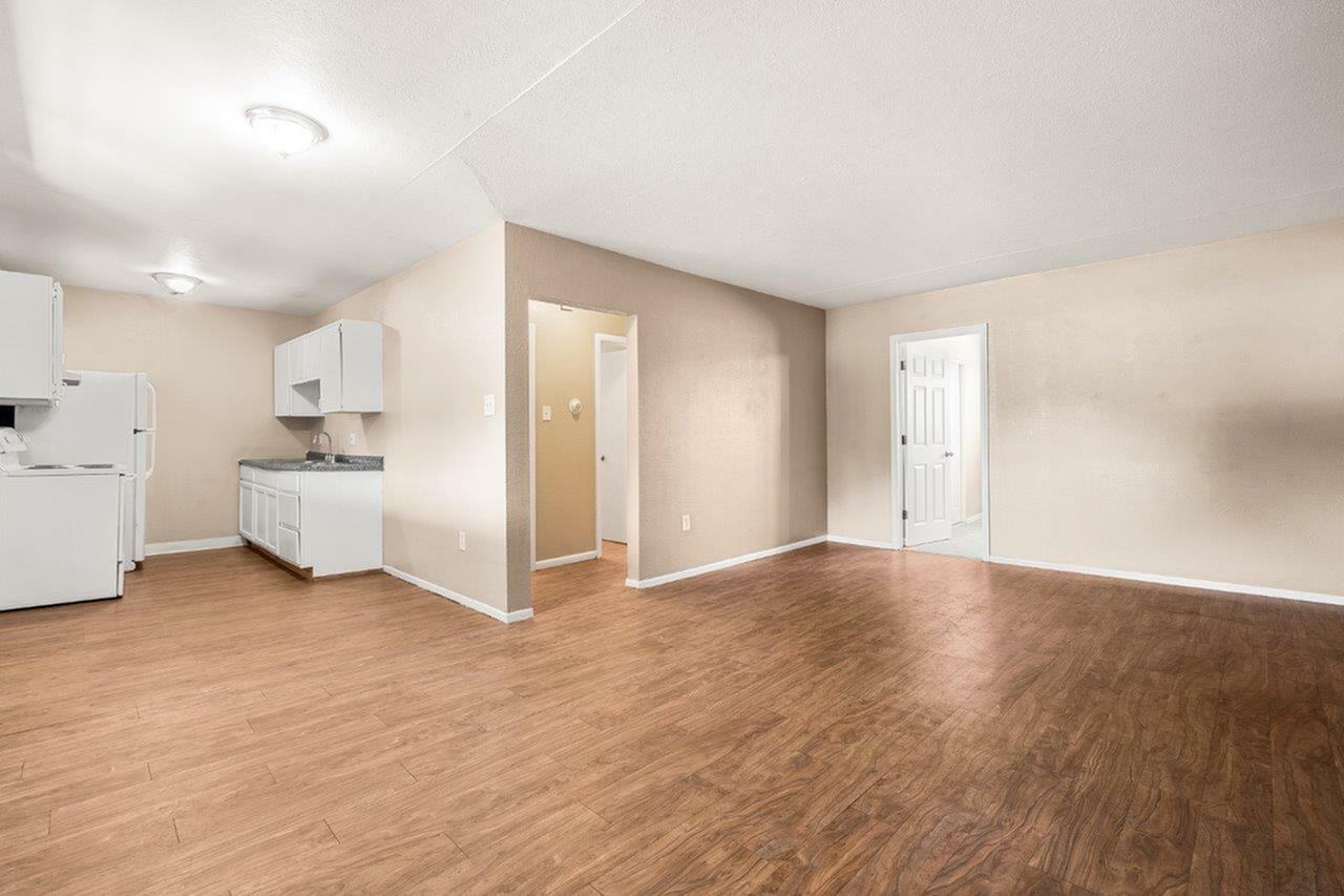 1690 EATON - Photo 3 of 23