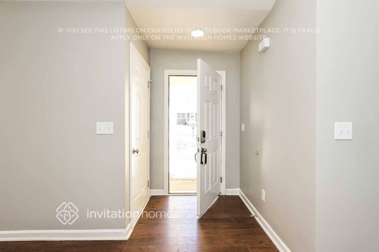 4210 Whitfield Rd - Photo 3 of 15