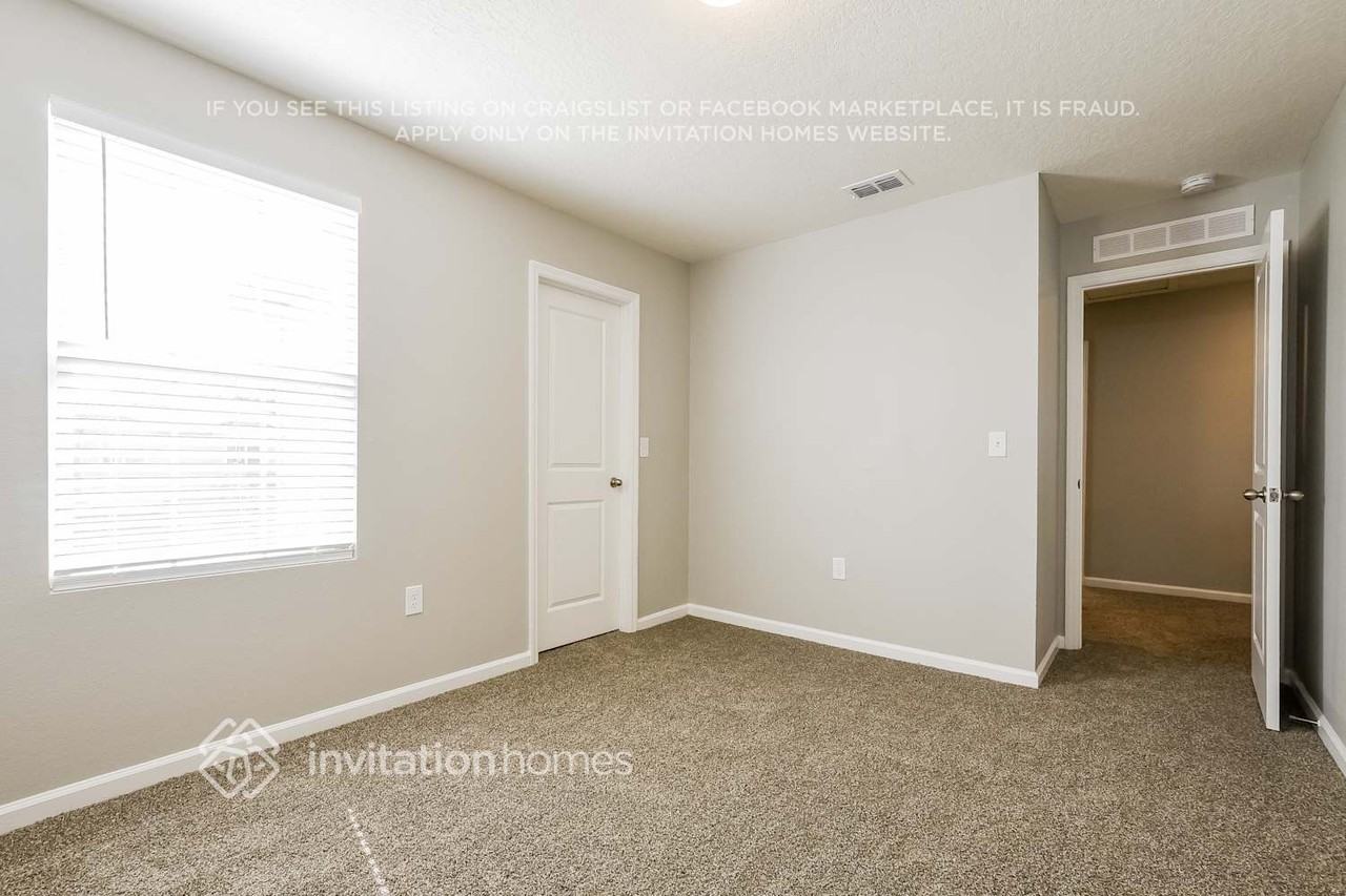 2288 Litchfield Loop - Photo 4 of 18