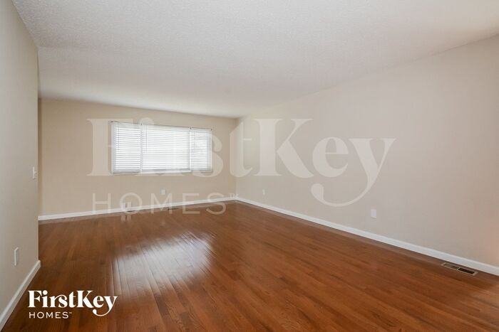 319 Windyoak Dr - Photo 2 of 15