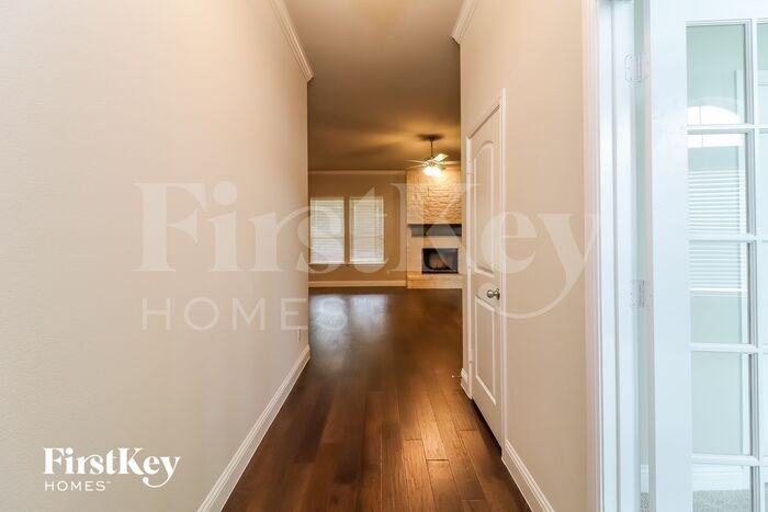141 Constitution Dr - Photo 2 of 15