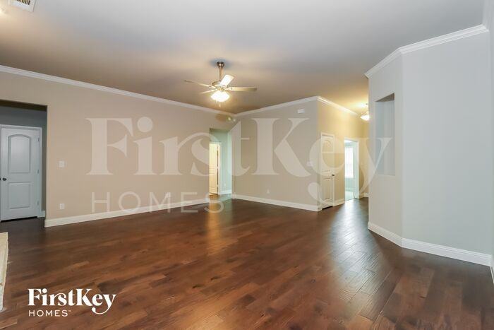 141 Constitution Dr - Photo 3 of 15