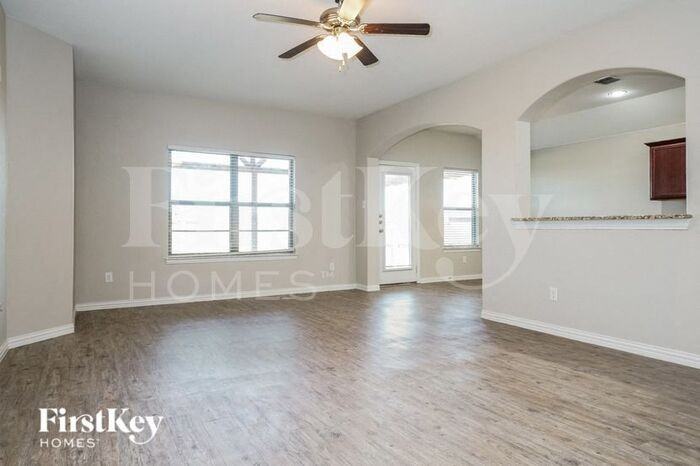 9020 Curacao Dr - Photo 3 of 15