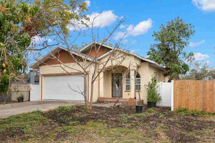 3467 51st Ave N - Photo 2 of 25