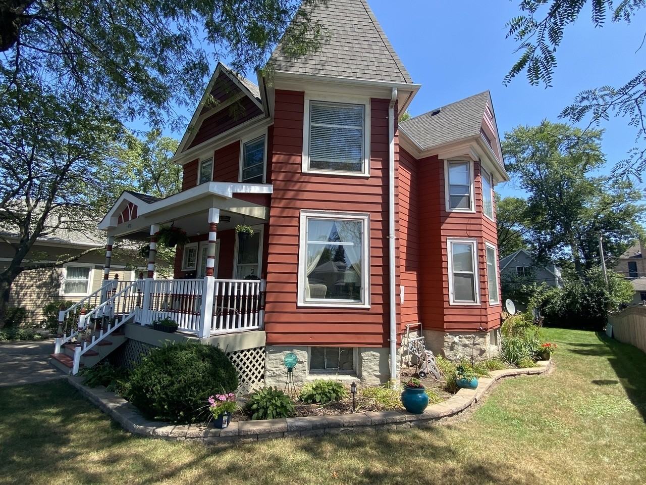 4711 Main St #1 - Photo 2 of 11