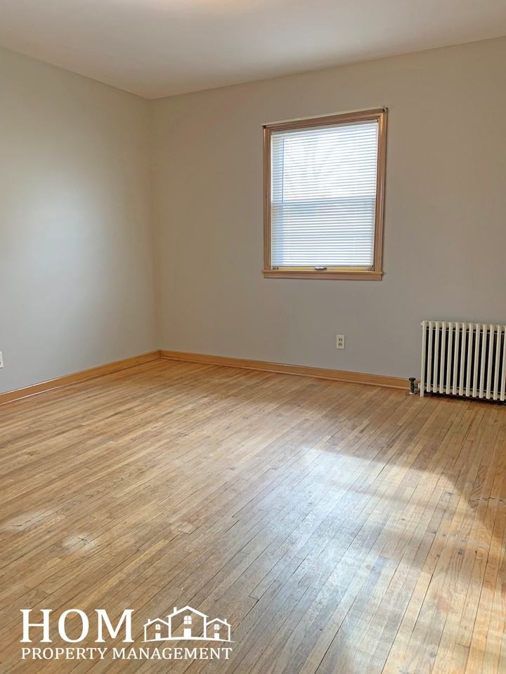 225 E Spring St #1 - Photo 6 of 8