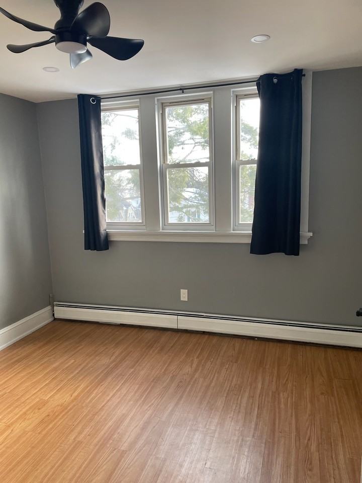 225 N 19th St #1 - Photo 2 of 4