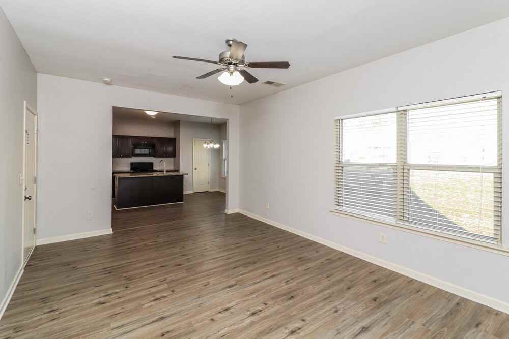 165 Camellia Way - Photo 5 of 17