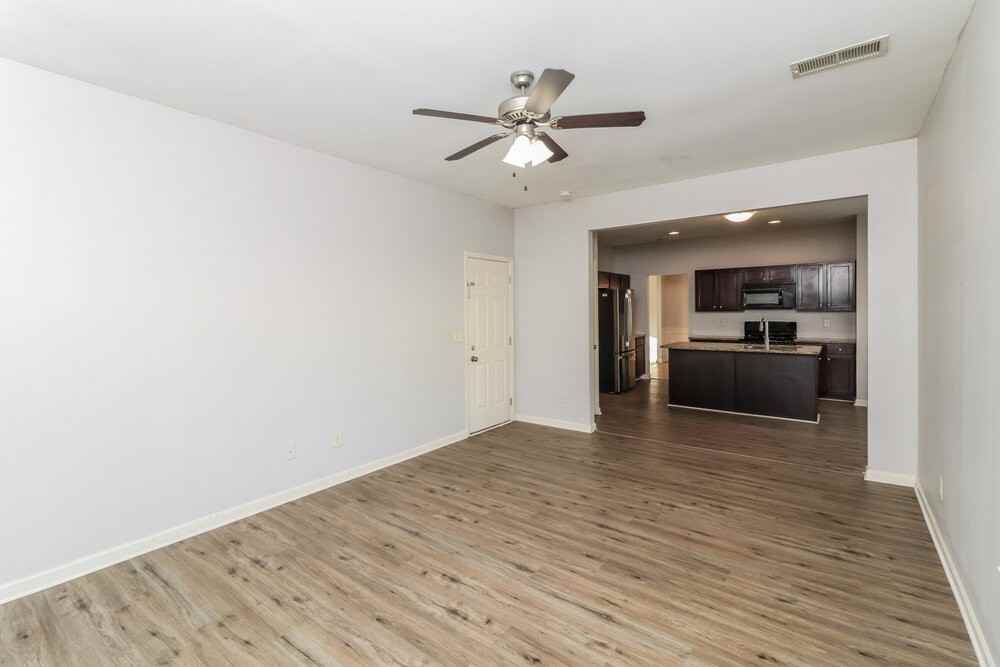 165 Camellia Way - Photo 6 of 17