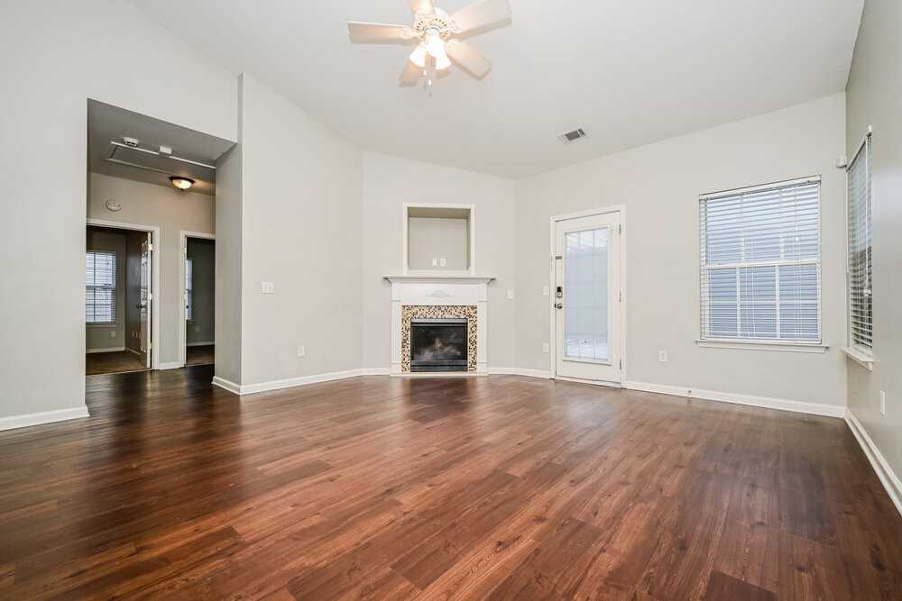 1285 Winwood Dr - Photo 3 of 16