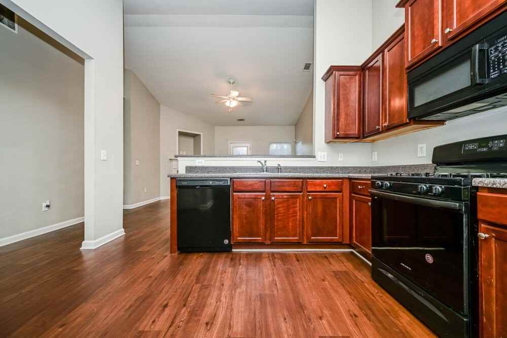 1285 Winwood Dr - Photo 5 of 16