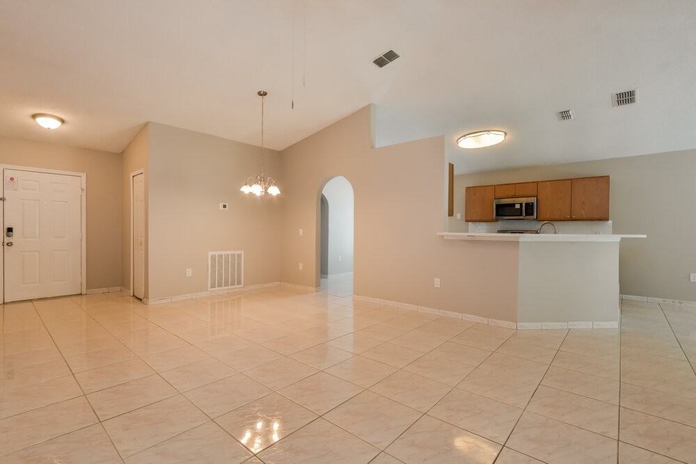 10113 Dean Chase Blvd - Photo 4 of 16
