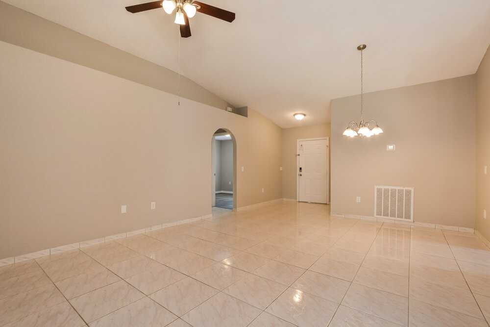 10113 Dean Chase Blvd - Photo 5 of 16