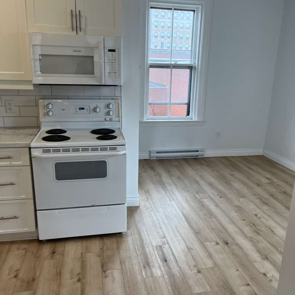 53 Carmarthen Streetapt 3 #53-3 - Photo 3 of 11