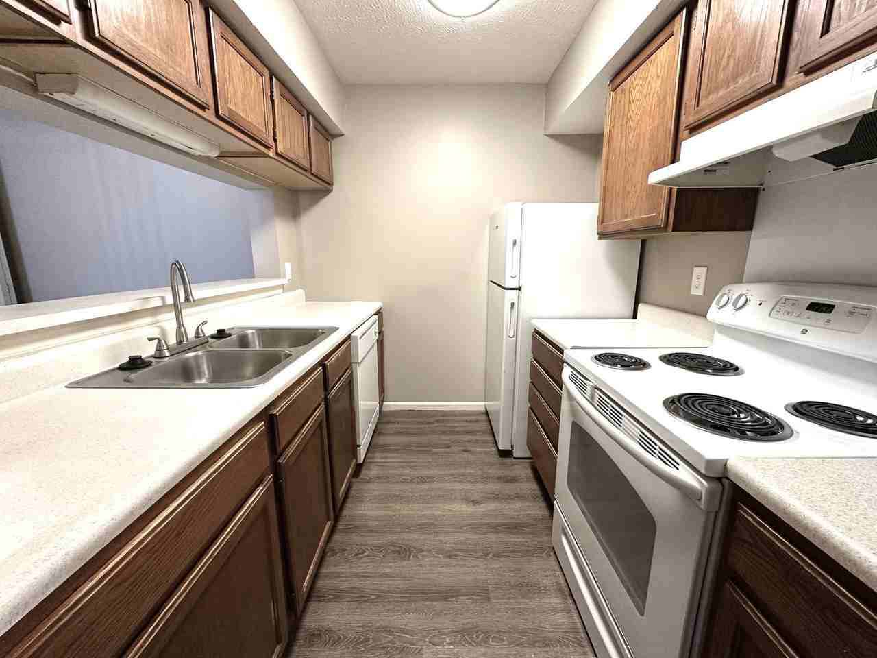 Fox Hill Apartments - Photo 6 of 15