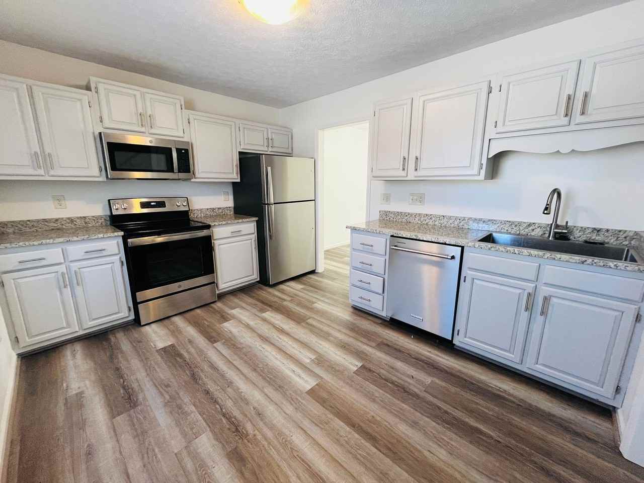 208 Marlington St - Photo 2 of 11