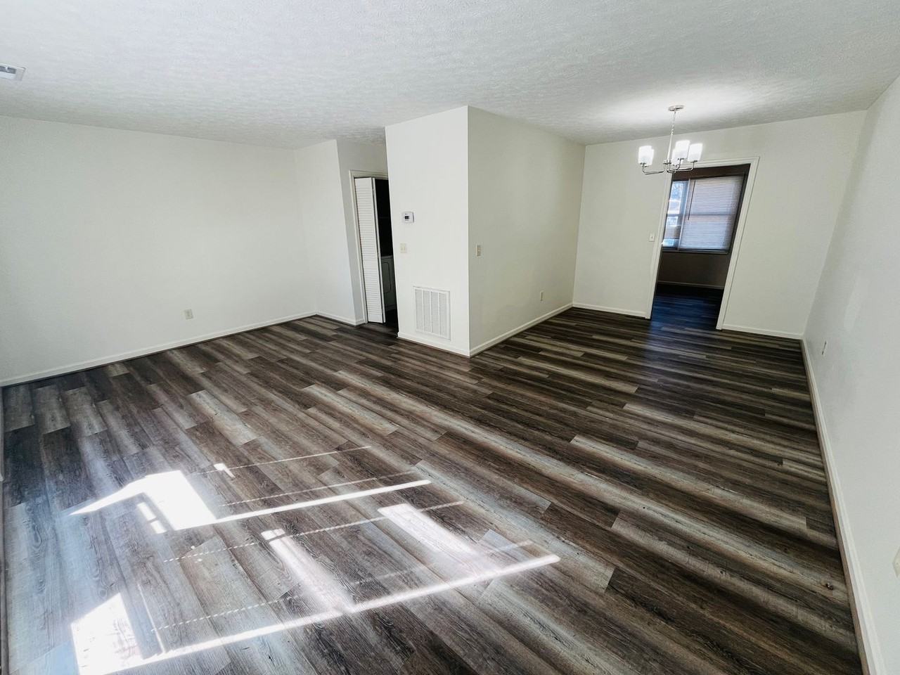 208 Marlington St - Photo 4 of 11