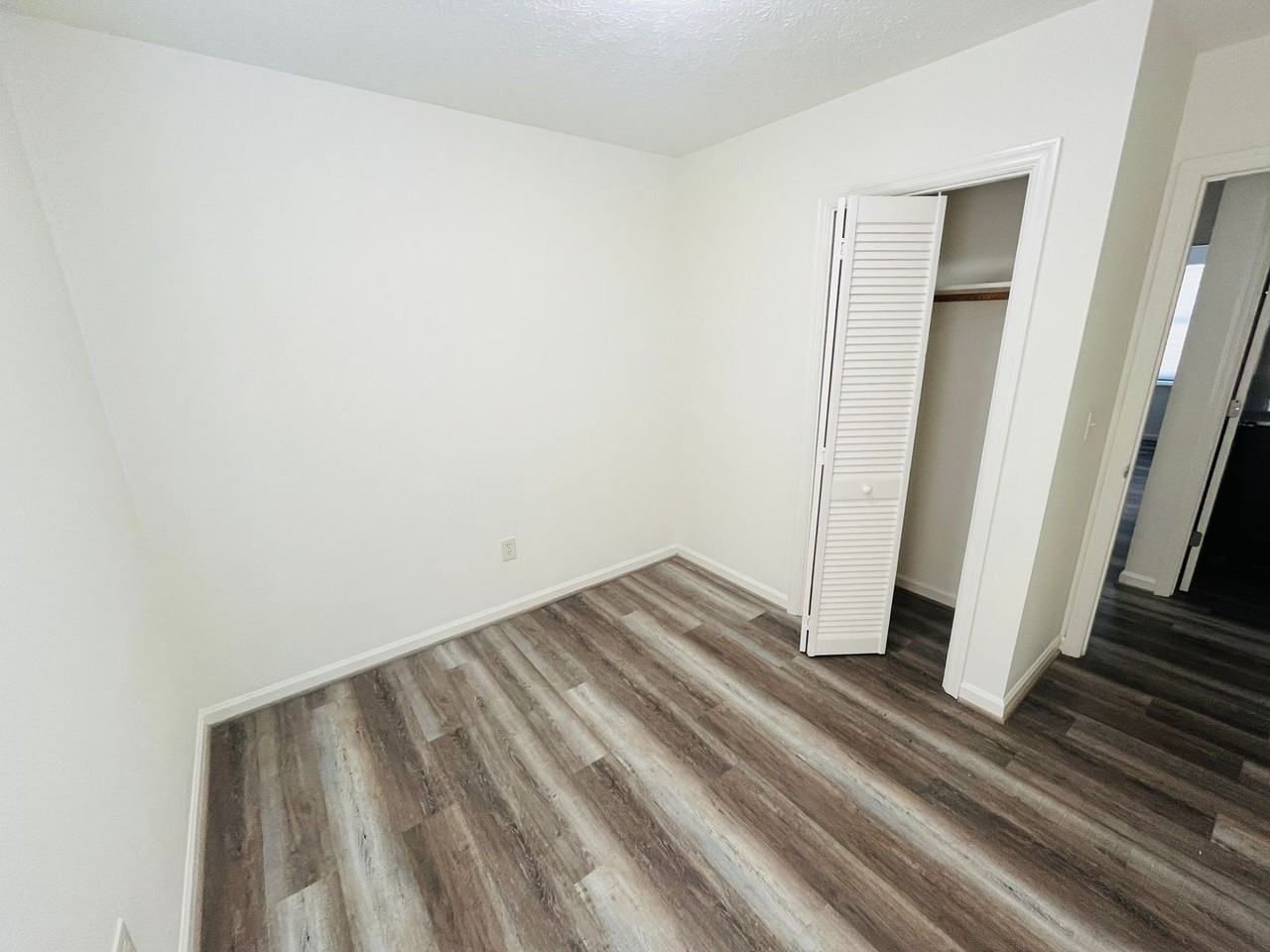 208 Marlington St - Photo 6 of 11