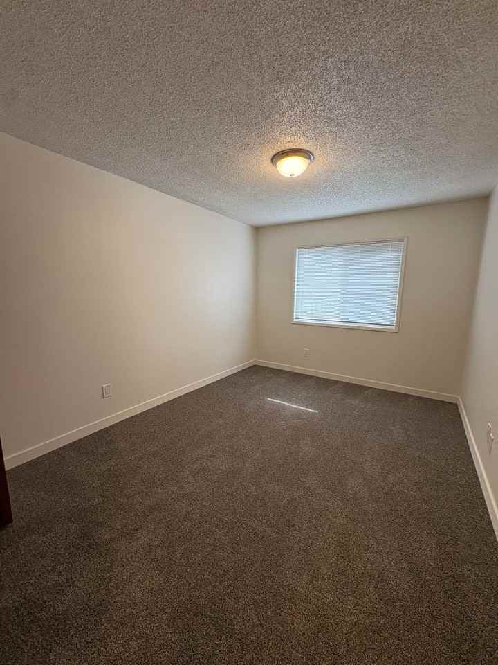 Willow Wood Apartments - Photo 2 of 13
