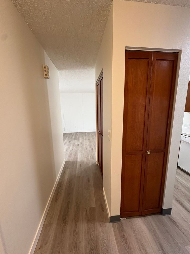 Willow Wood Apartments - Photo 4 of 13