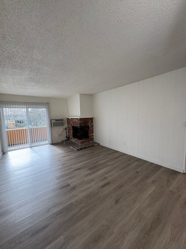 Willow Wood Apartments - Photo 7 of 13