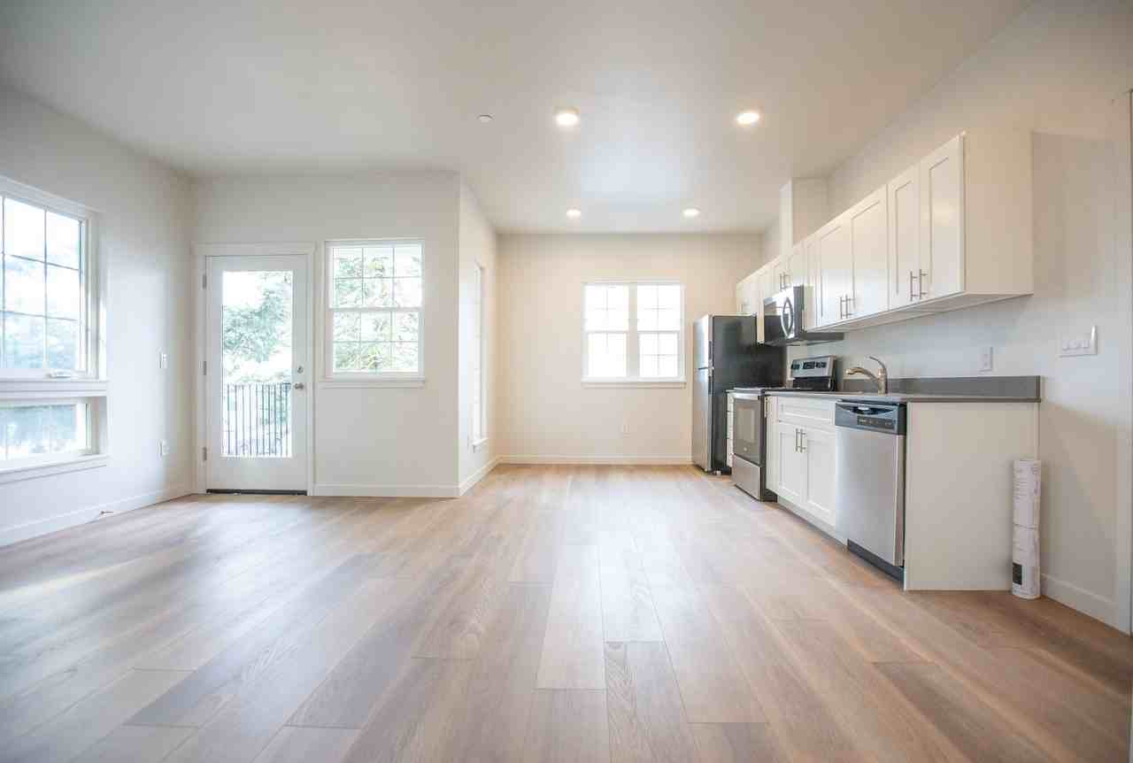 1123 N 3rd St - Photo 5 of 16