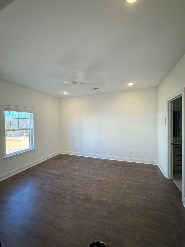 501 Rosewood Ln - Photo 7 of 21