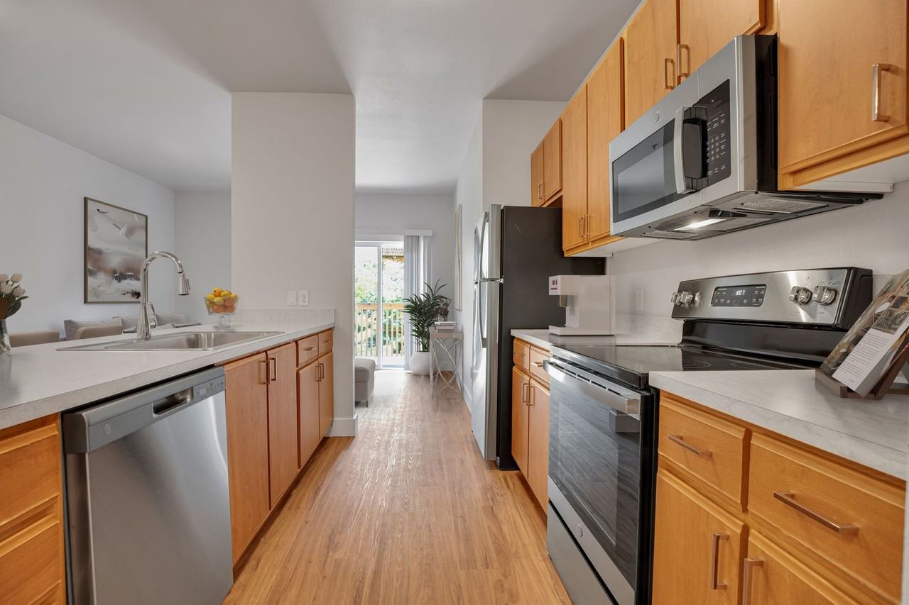 Cascade Ridge Apartments - Photo 3 of 31