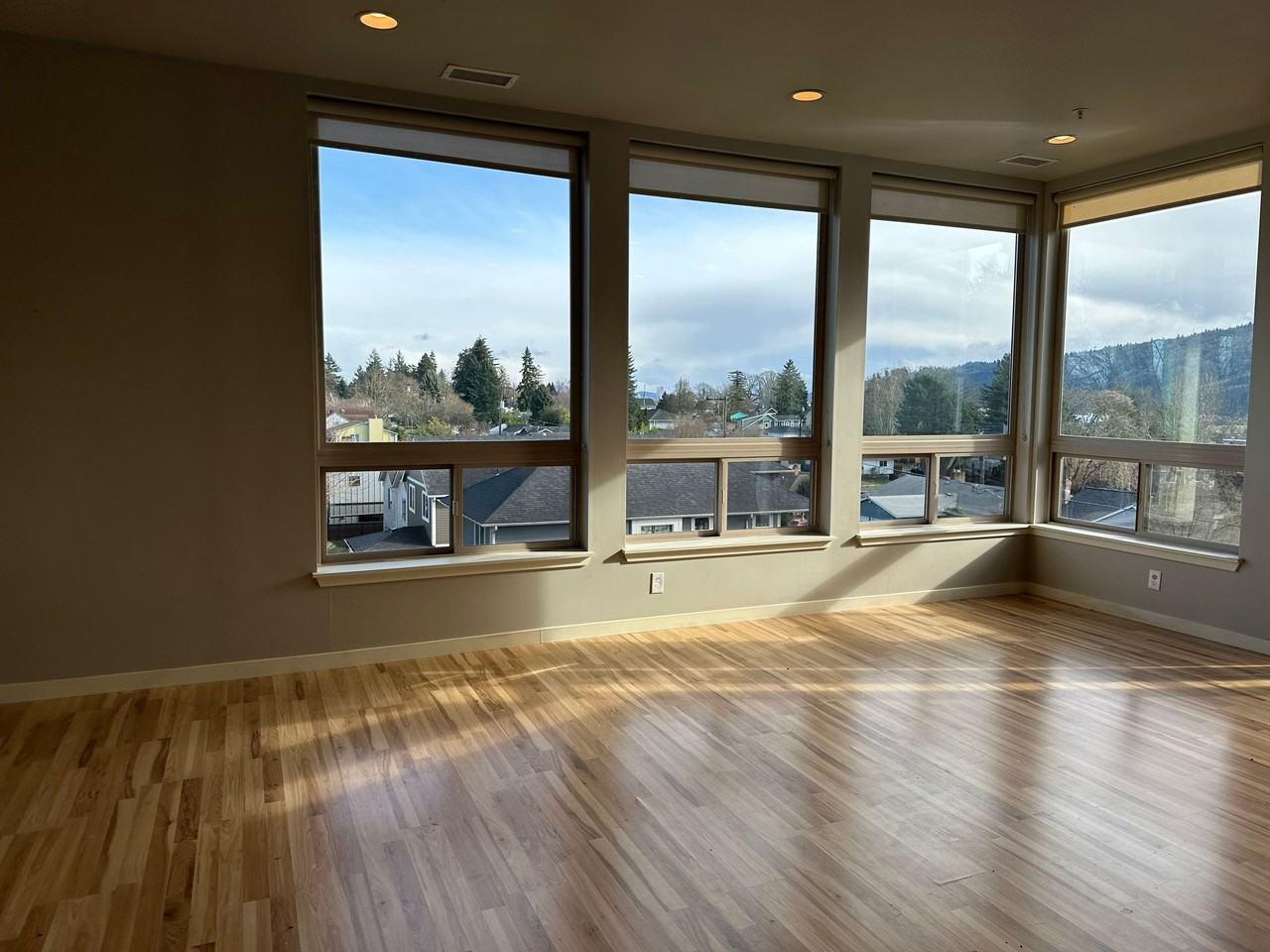 Sch01 - N Edison St - St Johns Flats - Photo 2 of 3