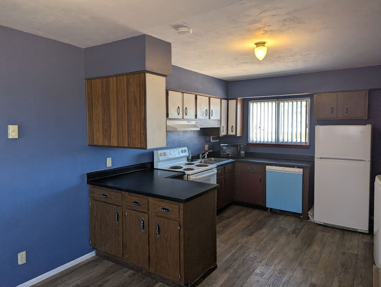 75 Park Ln #C - Photo 2 of 12