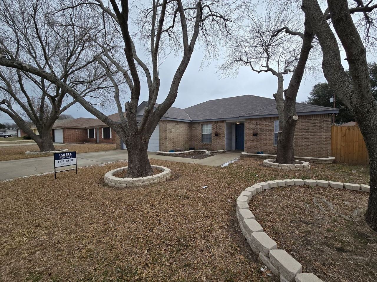 1820 Fleetwood Dr - Photo 3 of 26