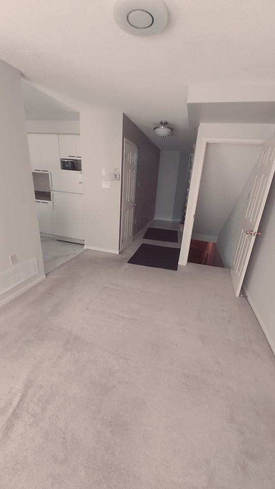 1995 Pine Grove Avenue #3 - Photo 4 of 21