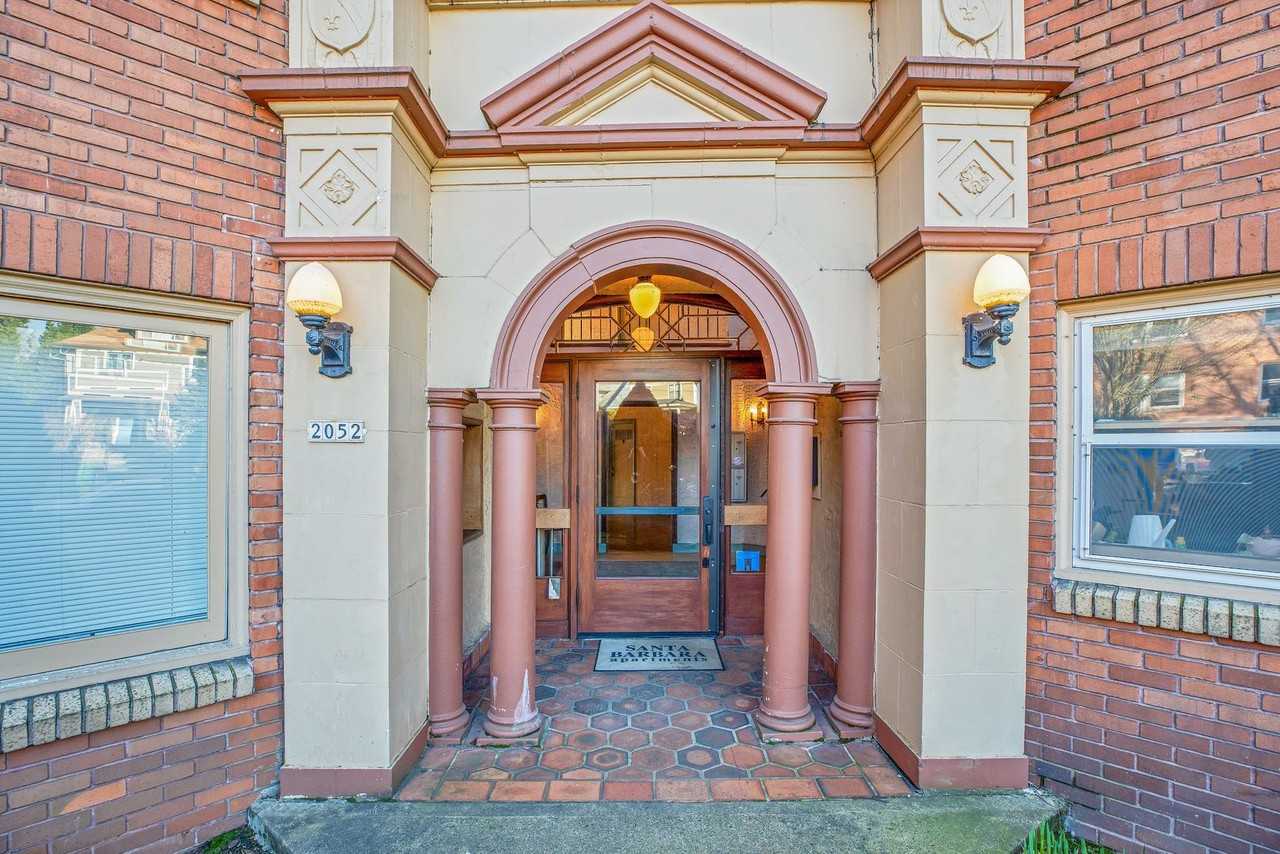 Discover Timeless Elegance in the Heart of Hawthorne - Photo 4 of 36