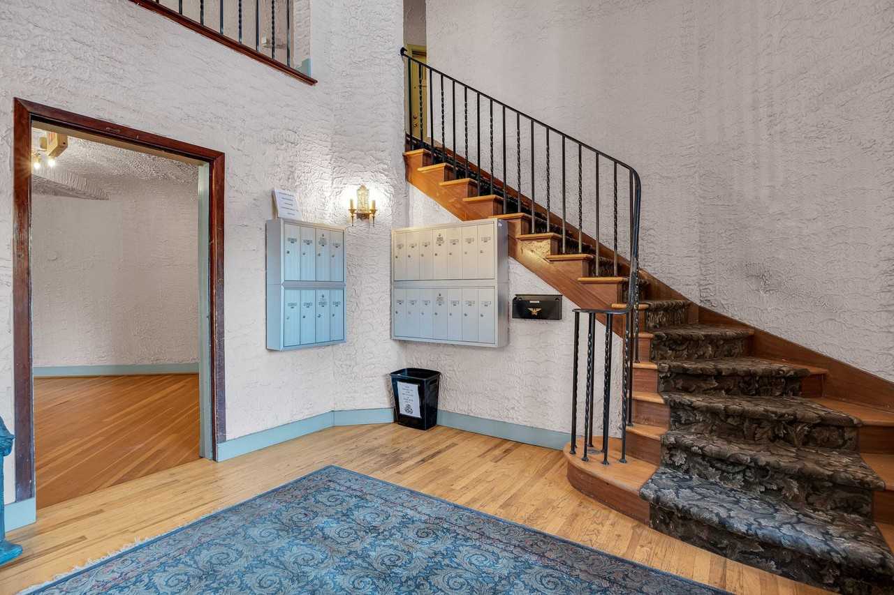 Discover Timeless Elegance in the Heart of Hawthorne - Photo 6 of 36