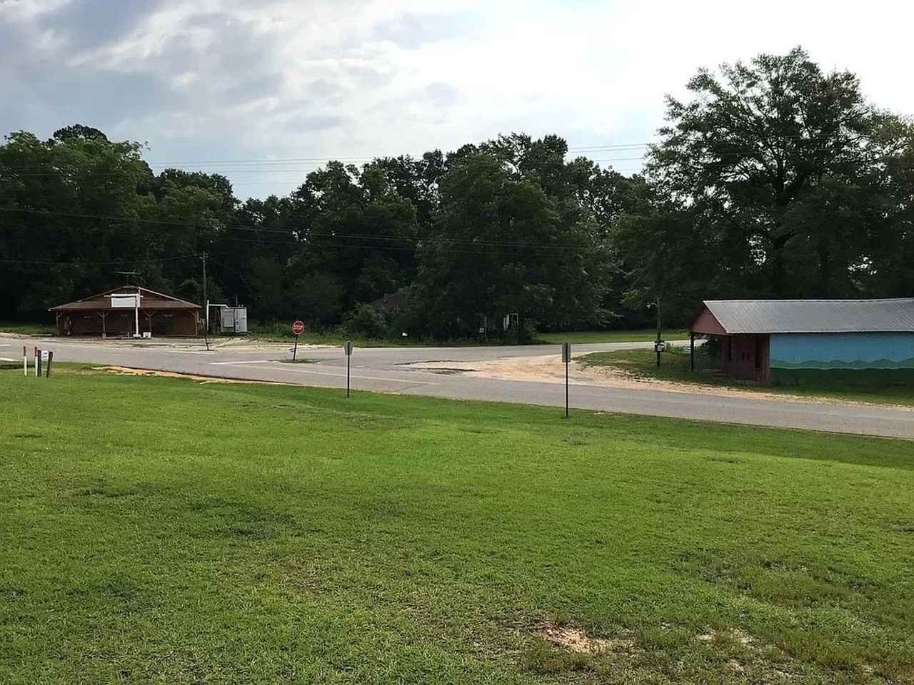 3090 County Road 7 - Photo 3 of 4